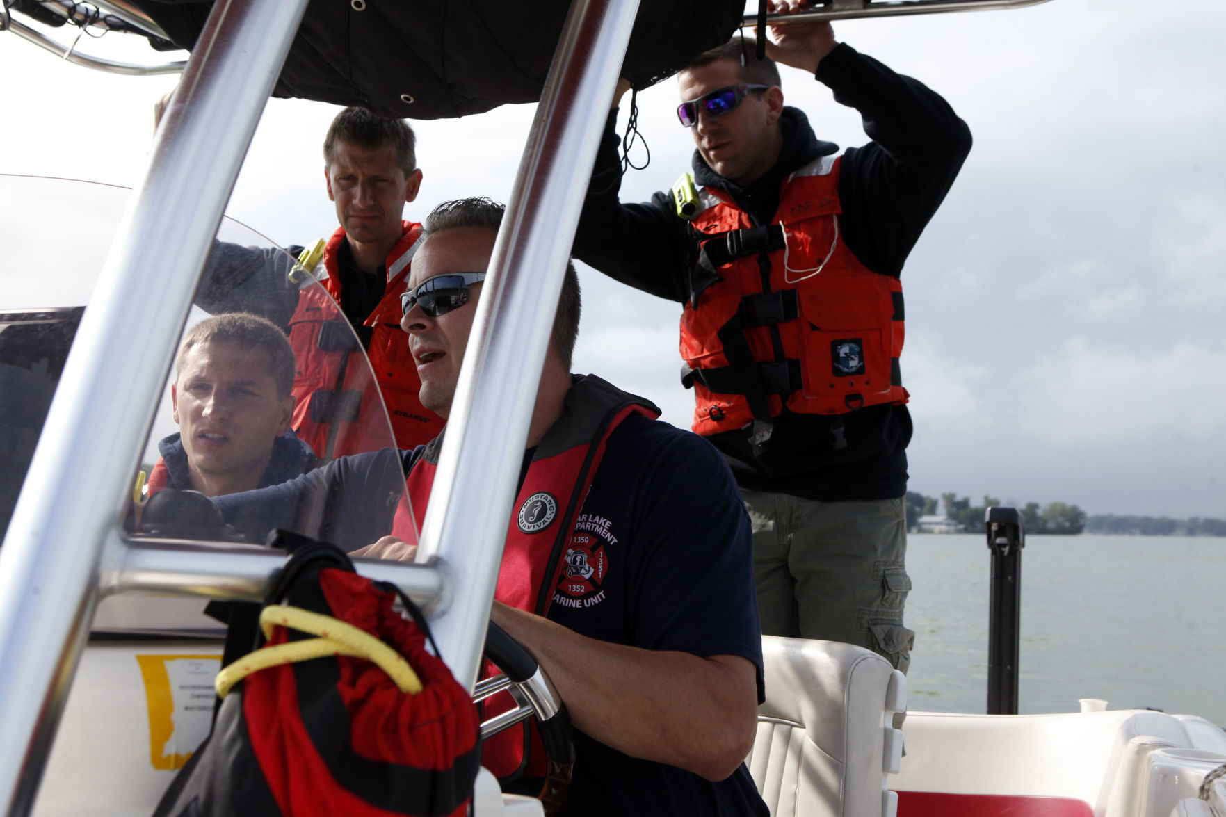 Gallery: Dive crews train on Cedar Lake
